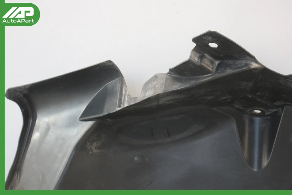 ✅ 08-11 Guardabarros delantero izquierdo Mercedes W204 C350 C300 Protector contra salpicaduras OEM Foto 4 de 4