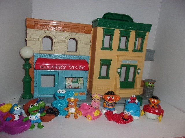 Sesame Street 123 Neighborhood Hooper's Playset Figures Hasbro
