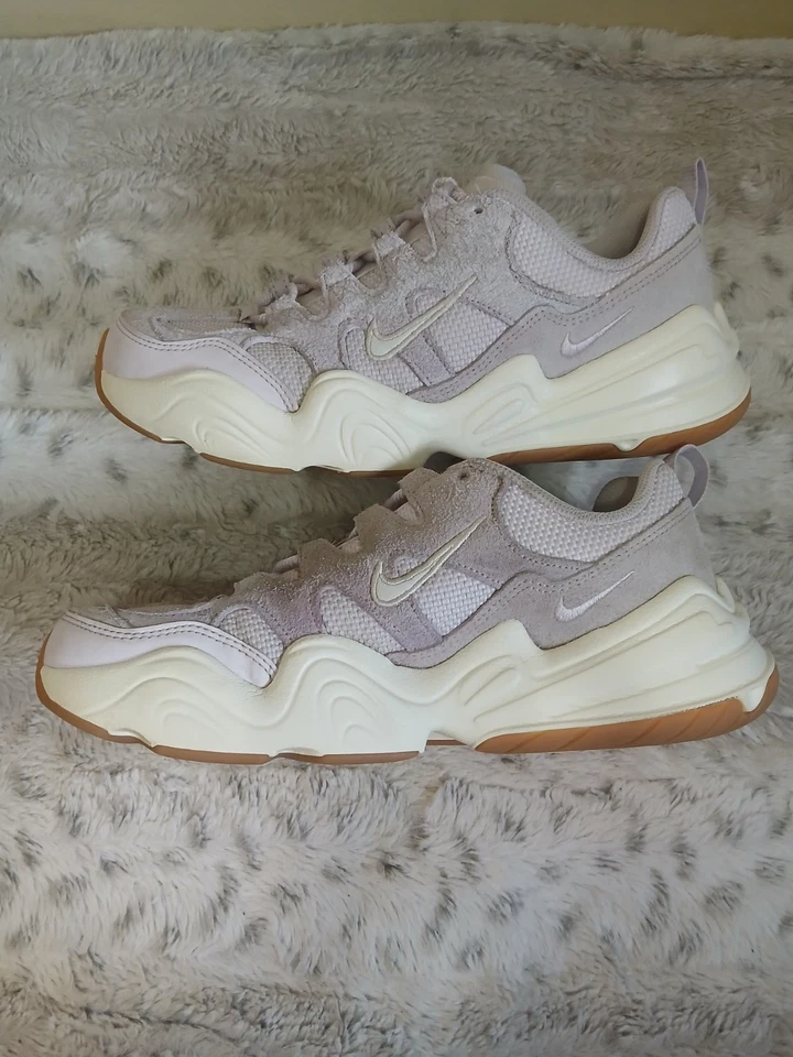 Nike Lavender Sneakers - Women's 9 - Image 3 of 4