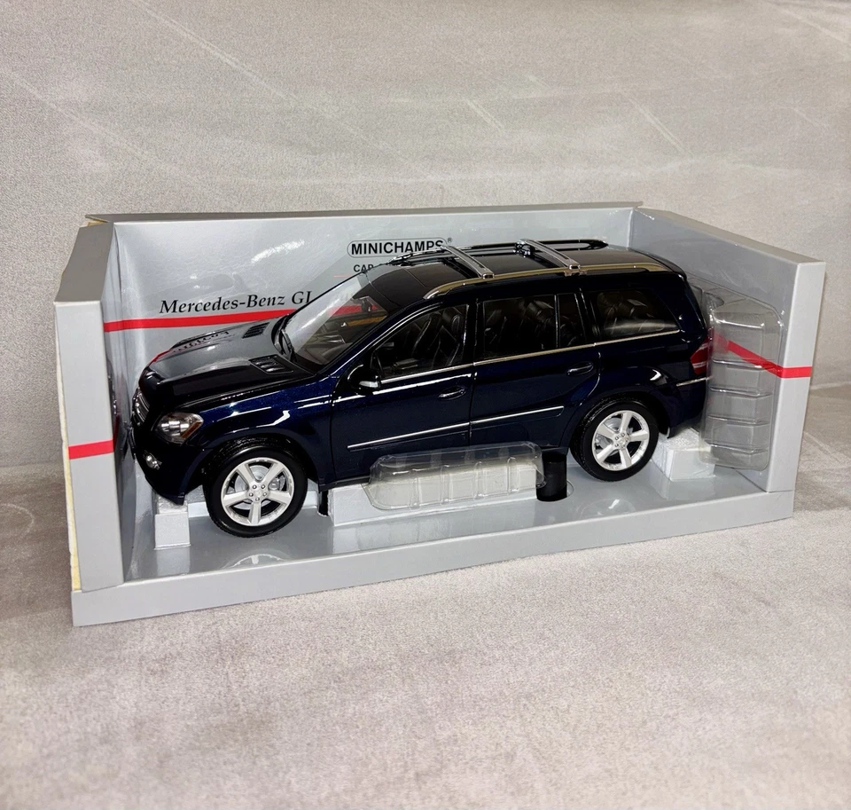 Mercedes Benz GL Klasse 2006 1/18 Minichamps Metallic Blue - Immagine 2 di 4