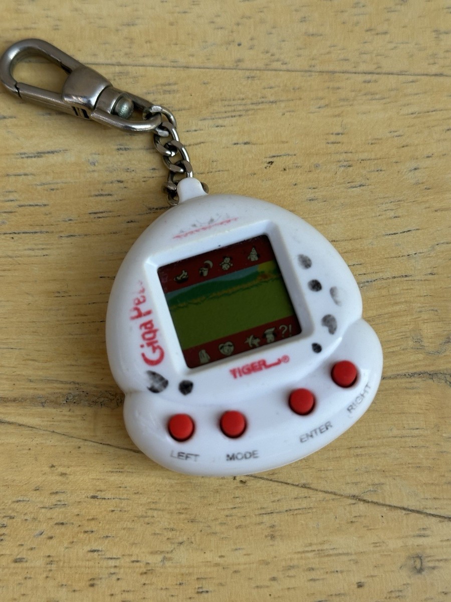 1997 101 Dalmations Giga Pets by Tiger Virtual Pet Tamagotchi