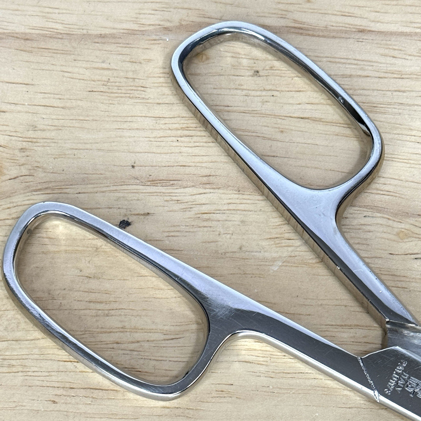 Vintage Italian Metal Scissors Italy 7 " Sharp Black Faux Leather Swivel Case