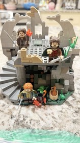 LEGO The Lord of The Rings: Attack On Weathertop (9472) Complete Set W/ Manual