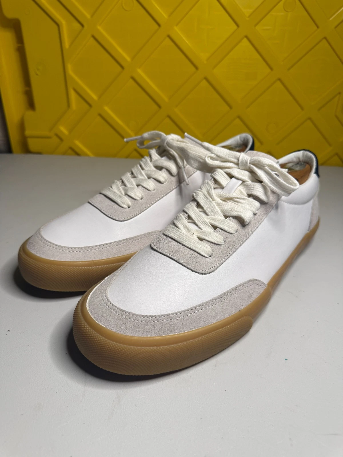 Express Low Gum Sole White Sneakers Comfort Fashion Men’s Size 10