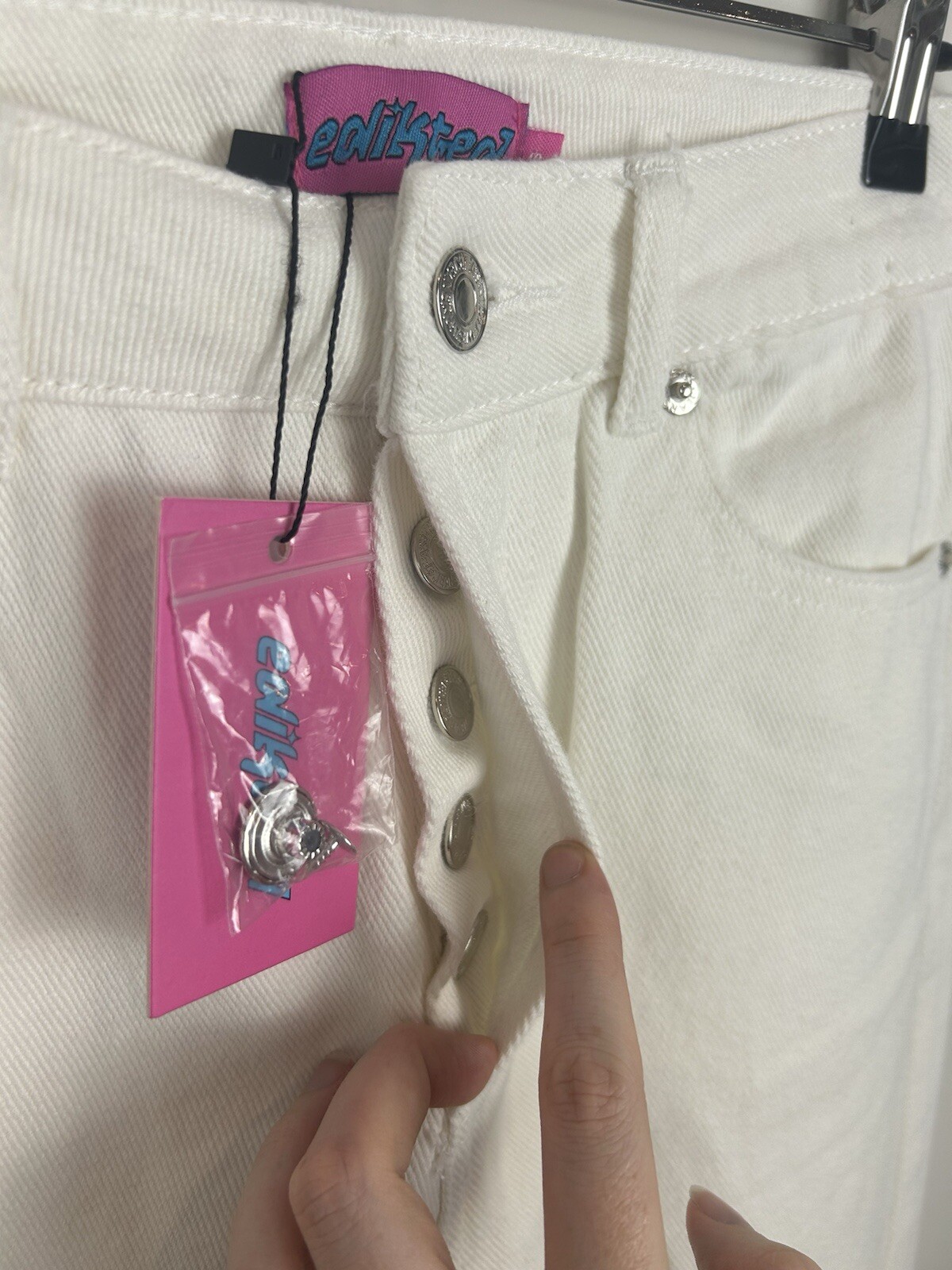 Edikted Womens Ripped White Jeans 5 Button BNWT High Waisted Size S image 10