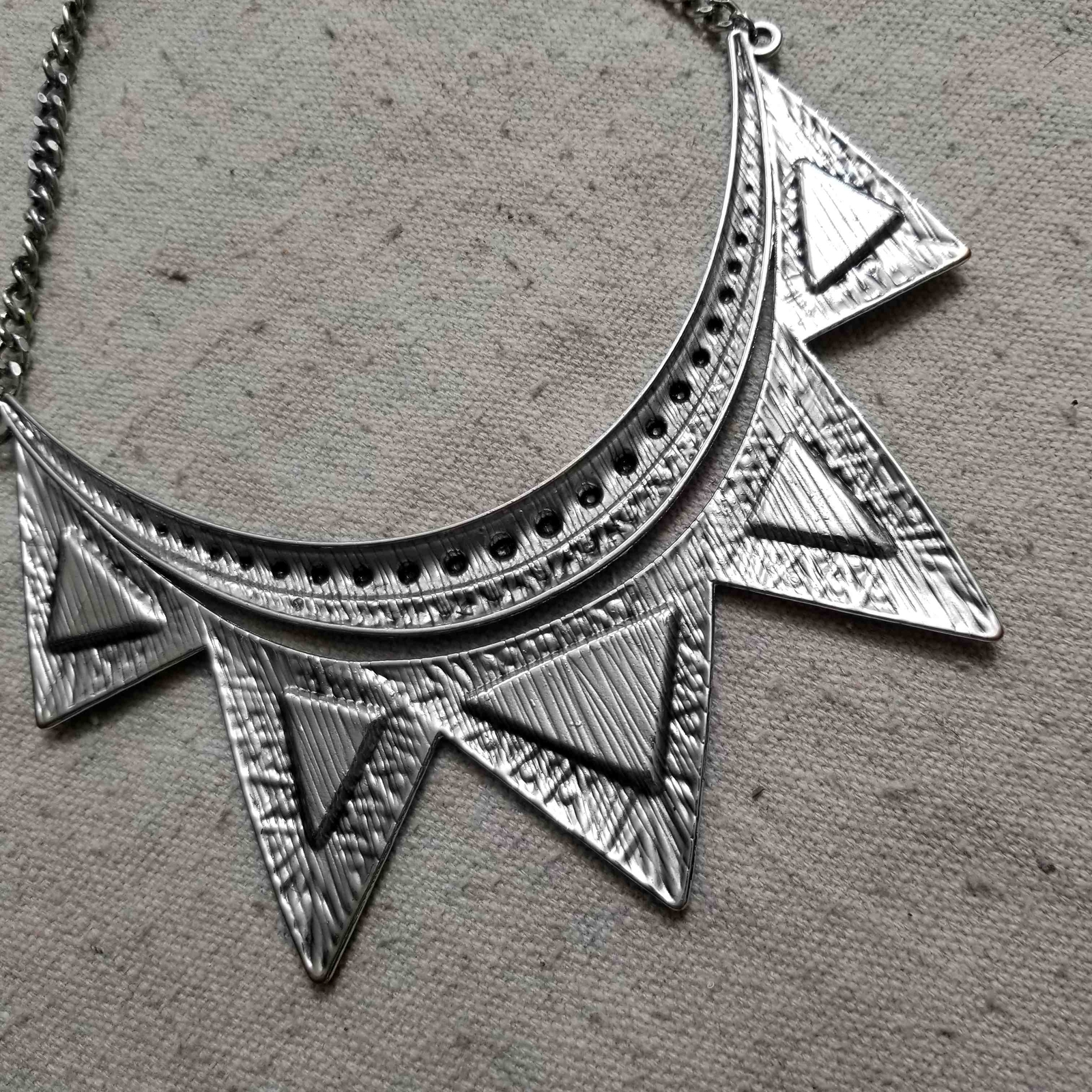 Triangle statement necklace - image 4