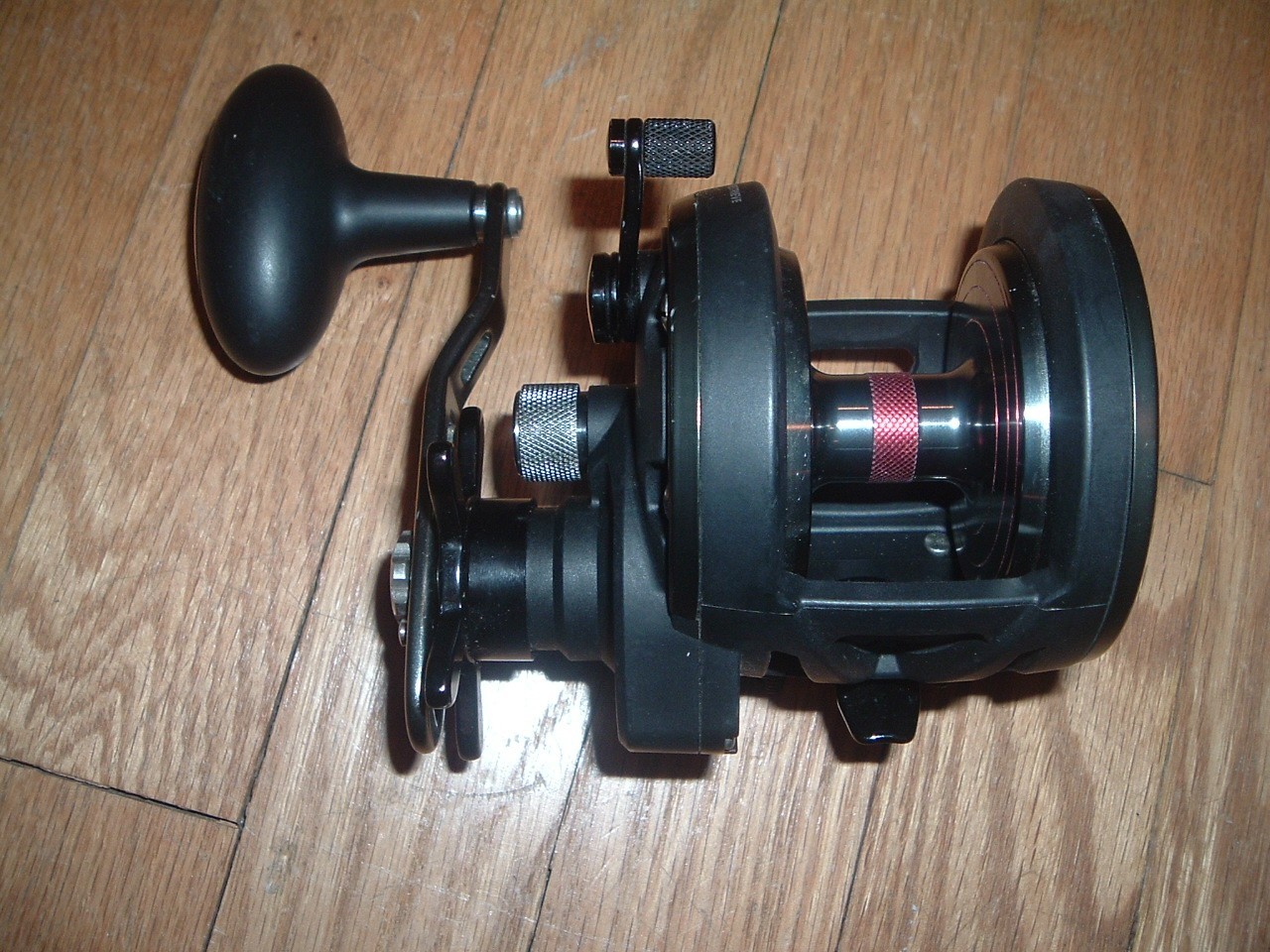 Penn Warfare 20N Star Drag Conventional Reel 5.1:1 Rght Hand very good condition