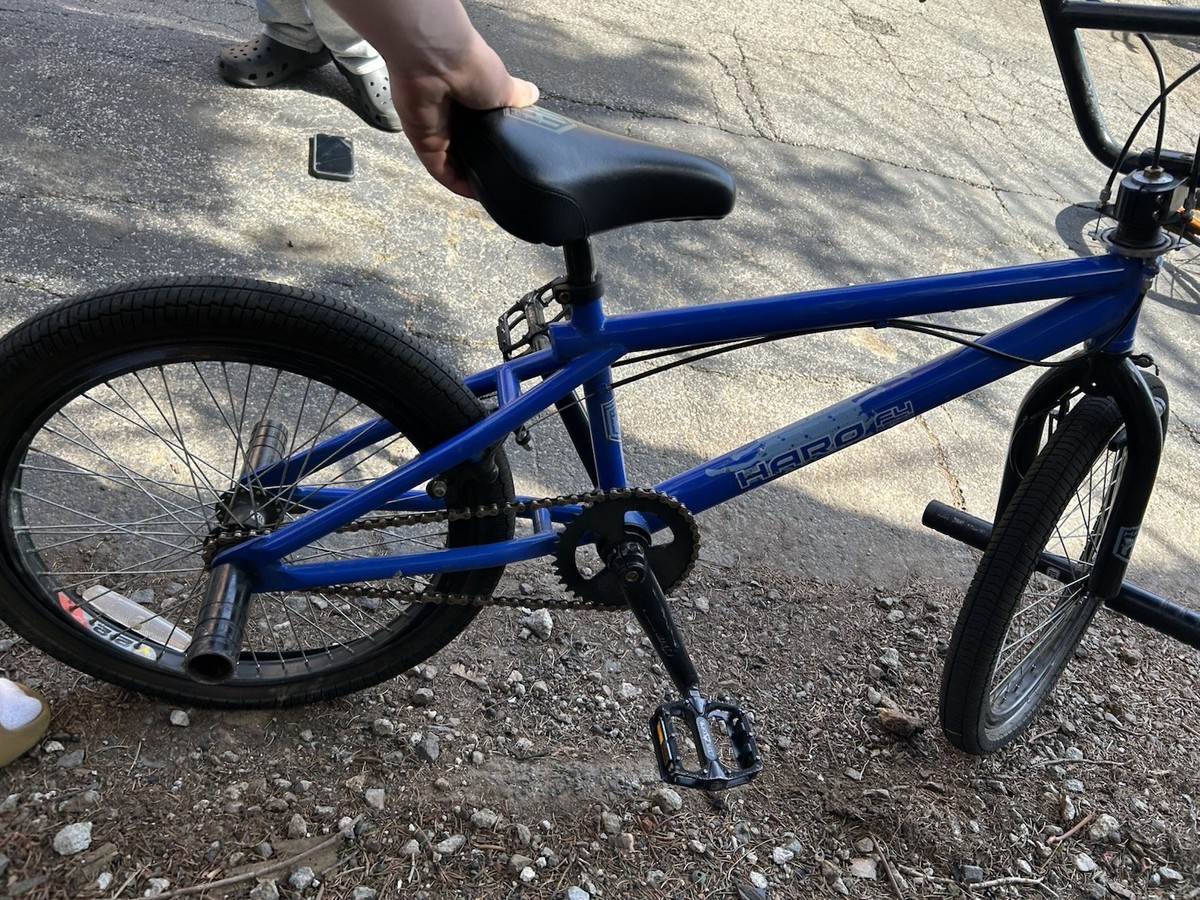 Haro Haro 24 BMX Bike Blue Black 20 in Wheels Pegs BMX Bar No