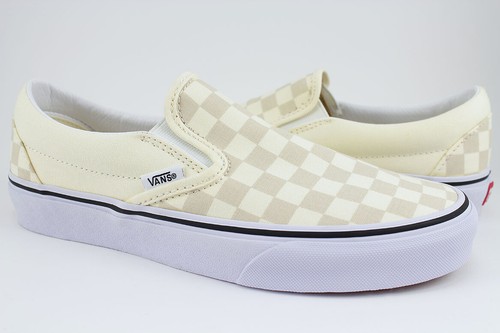 vans era checkerboard strawberry