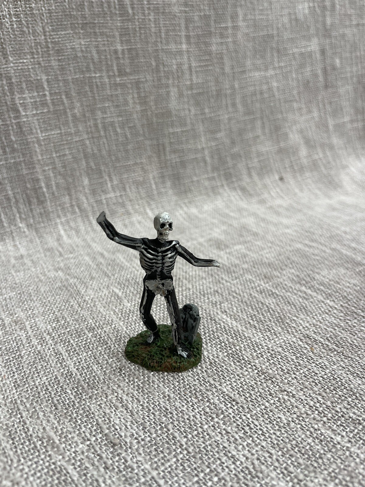 Lemax Skeleton Halloween Spooky Town Broken Figurine Scary Decoration