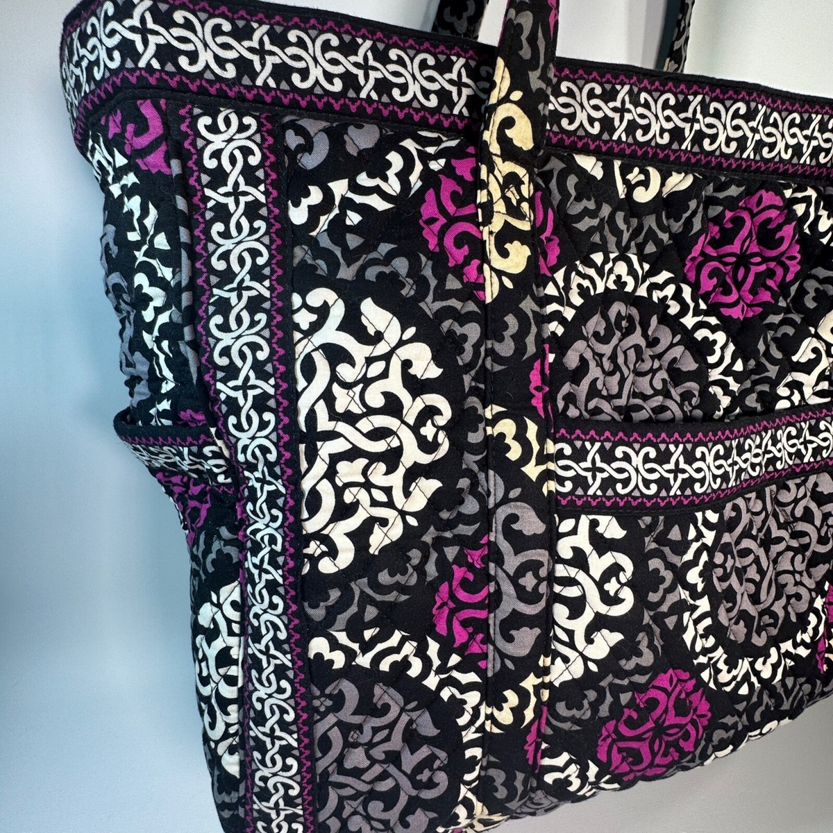 メガドリ　27パック　バラ Vera Bradley Blue Black White Geometric Shoulder Bag Canterberry