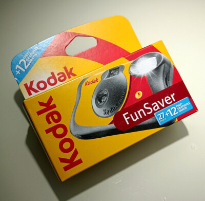 Kodak Fun Saver Flash Einwegkamera mit 39 Aufnahmen und integriertem Blitz