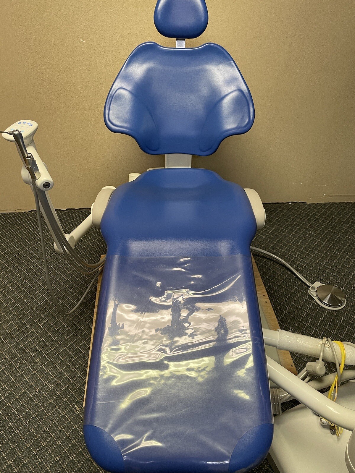 Adec 511 Dental Chair Package w/Adec 332 Radius Delivery, Assist Arm