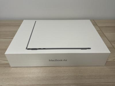 Apple MacBook Air 13,6'' M2 8C / 10C / 16C 1TB SSD 24GB RAM Gewährleistung NEU