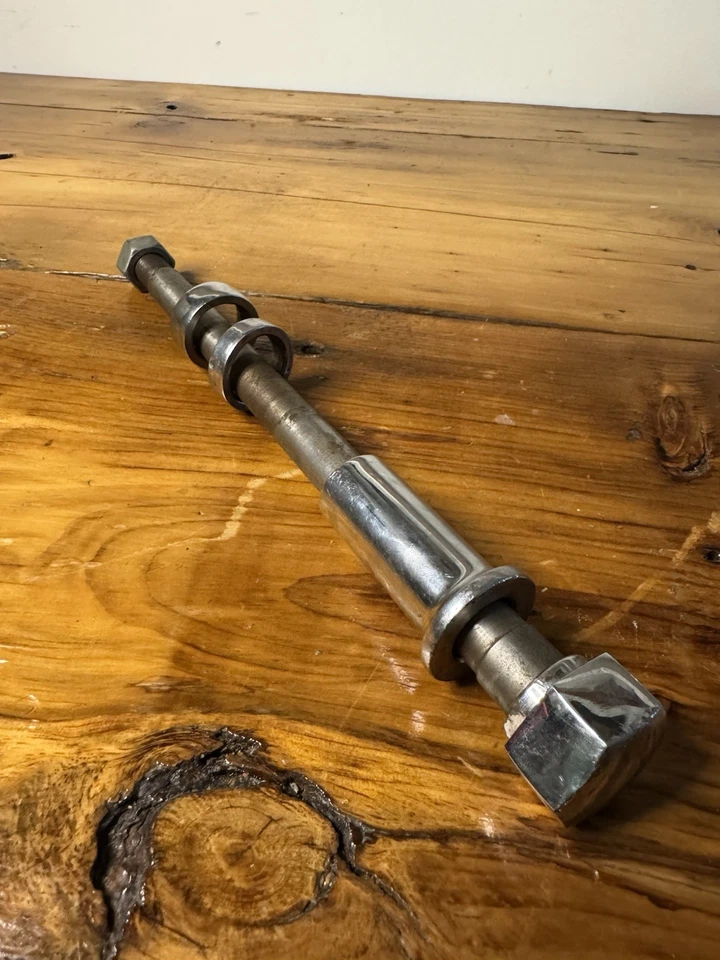 Eje trasero Harley Davidson FLH FX FXE - cromo con espaciador Foto 2 de 4