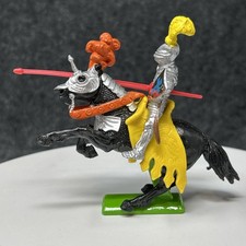Vintage 1971 Britains Ltd Deetail Knight on Horse Medieval Crusader Toy Figure