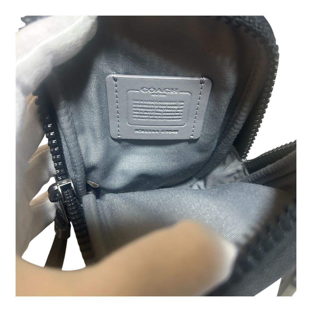 Excellent Condition COACH Multi Function Phone Pa… - image 12