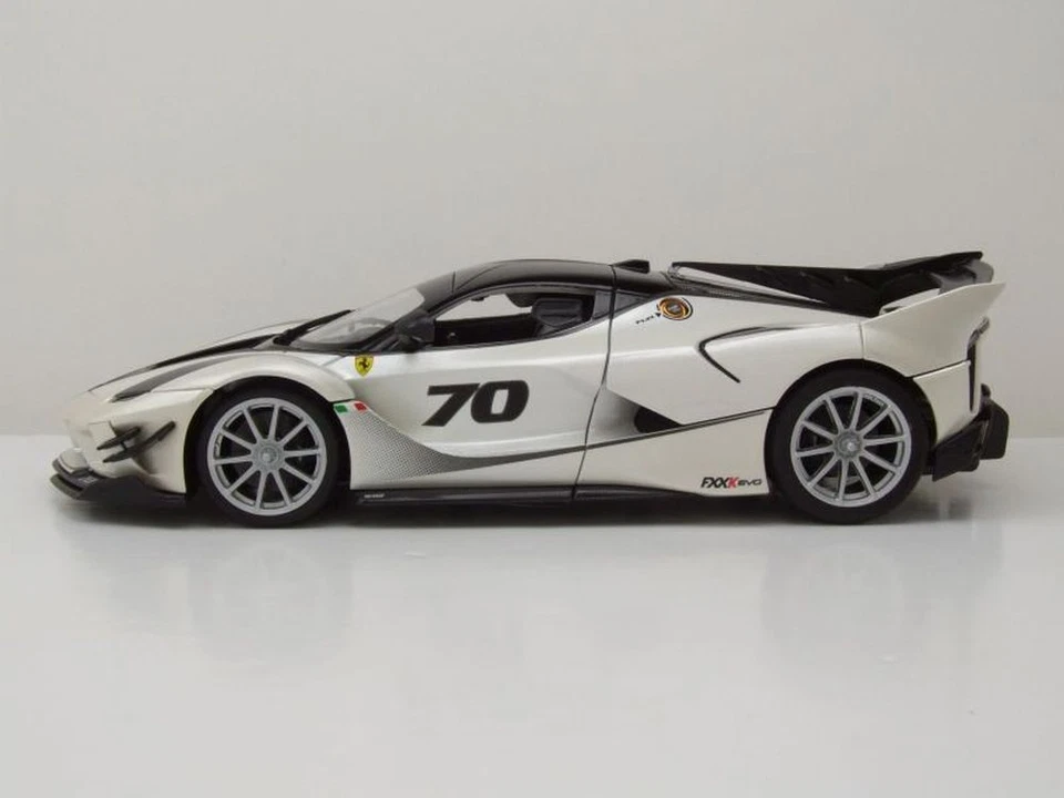 Ferrari Fxx K Evo #70 Perla Metálico Negro Coche a Escala 1:18 Bburago - Imagen 3 de 4