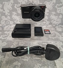 [N. MINT] Samsung NX100 14.6MP Mirrorless Camera 20-50mm Lens/Charger/32GB Card
