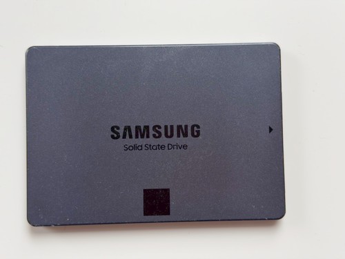 Samsung 870 QVO 8TB 2,5 Zoll SATA III Interne SSD (MZ-77Q8T0BW)