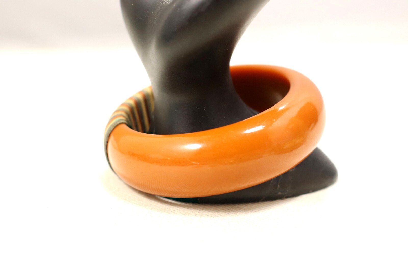 Vintage Bakelite String Bangle Bracelet - image 3