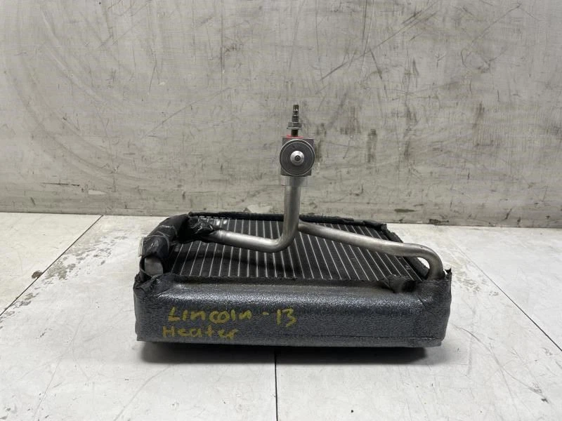 Lincoln MKS 2013 núcleo evaporador delantero de aire acondicionado OEM+ Foto 2 de 4