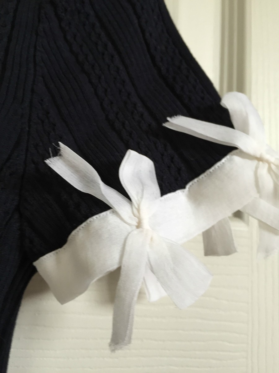 （6月VIP 15%off中）ふうこです❣️0602 Chanel 06P MOST WANTED NEW Blue Top White Bows CC logo FR38