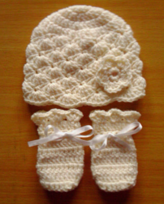 Handmade Hand Crocheted Baby Girl Flower Hat & Mitts Various Colours 100%Acrylic