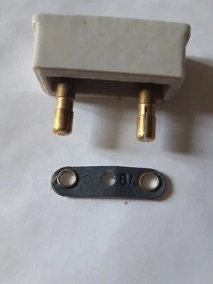 1 Fusible en porcelaine 6 Ampères À Recharge Legrand Entraxe 2 Cm Neuf de stock. - Photo 1/2
