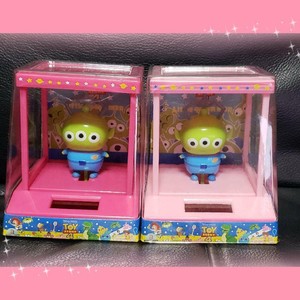 little green men toy story 4