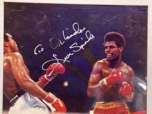 Orlando Cepeda Personally Owned Framed Leon Spinks Autographed Photograph w/ Ali - Picture 2 of 7
