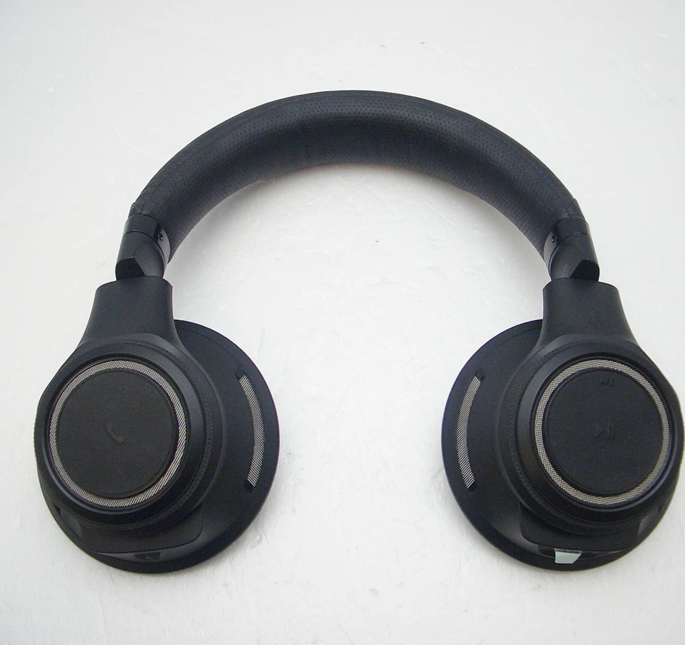Not Working Plantronics Backbeat PRO Headphone ONLY Defective one for Parts - Image 3 of 4