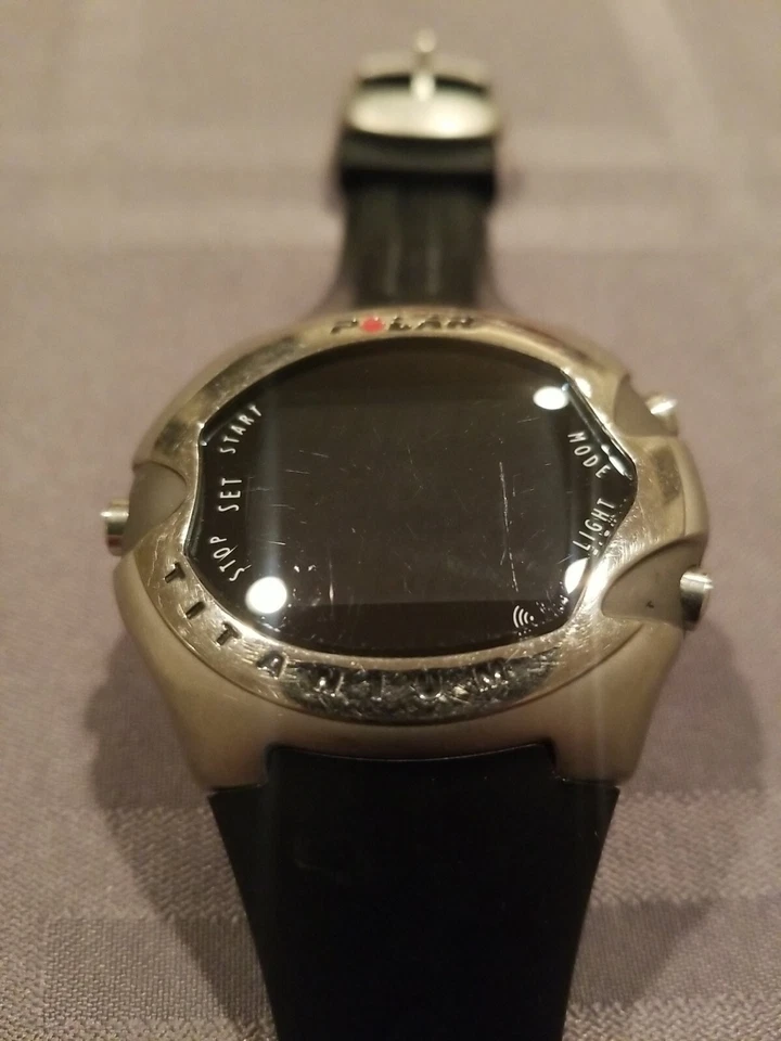 罕见 Polar 钛 M71ti 健身手表 需要电池 - 未测试 二手 — 第 2/4 张图片