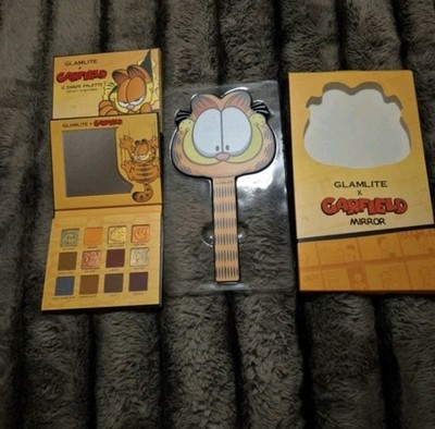 GLAMLITE X GARFIELD 12 SHADE PALETTE & MIRROR