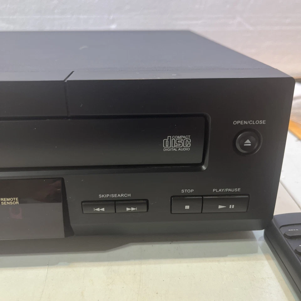 KLH Audio Systems DA-1402 5-Disc CD Changer Player w/ Remote Tested Works Great - Image 4 of 4