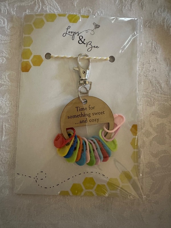 15 Removable Stitch Markers and Holder for Knitting/Crochet  - New