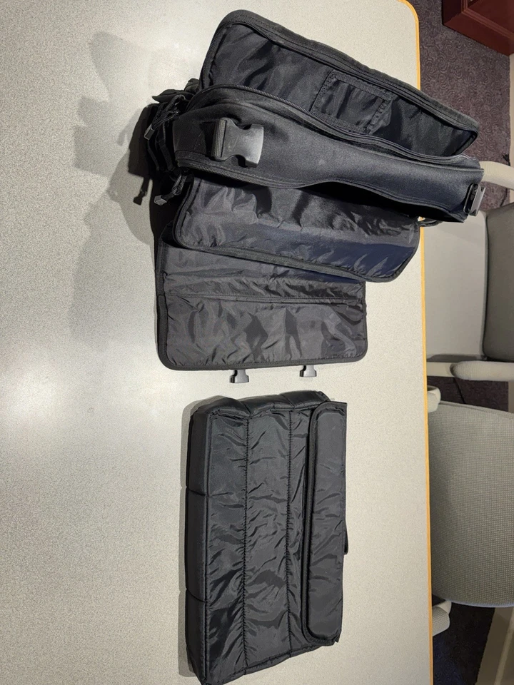 Bolsa de mensajero para computadora Code Alpha Tactical Gear, negra, 17 1/2 pulgadas x 12 1/4 pulgadas x 6 pulgadas Foto 3 de 4