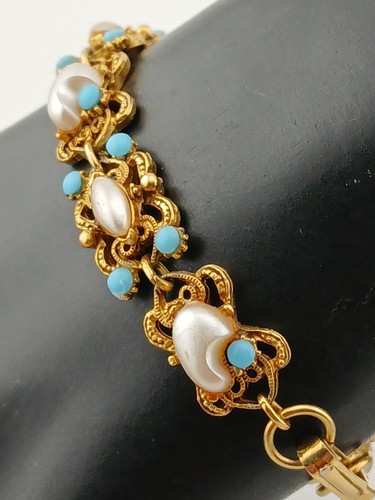FLORENZA gold tone scroll designs faux turquoise & pearls 1950'S bracelet - Picture 3 of 11