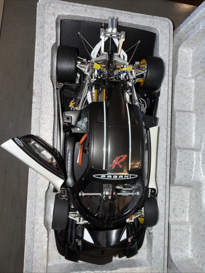 AUTOart Pagani Zonda Revolución Escala 1:18 Diecast Modelo Coche Blanco Foto 2 de 4