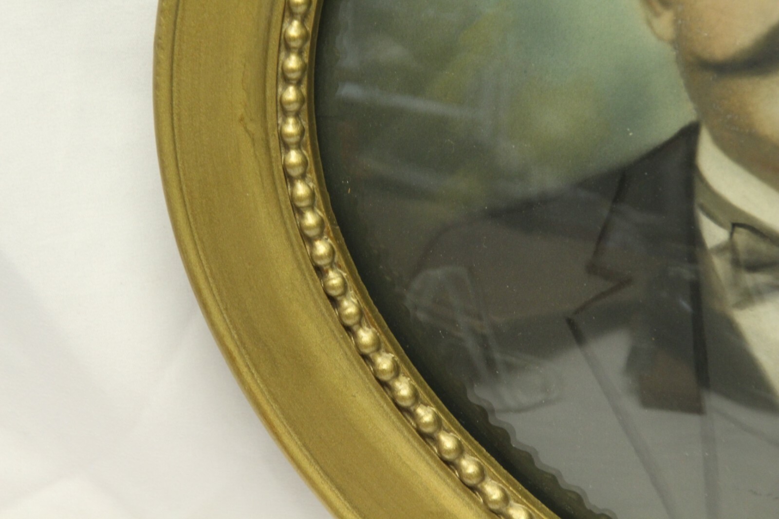 Antique Oval Picture Frame Bubble Glass Family Portrait 22" x 16" x 4