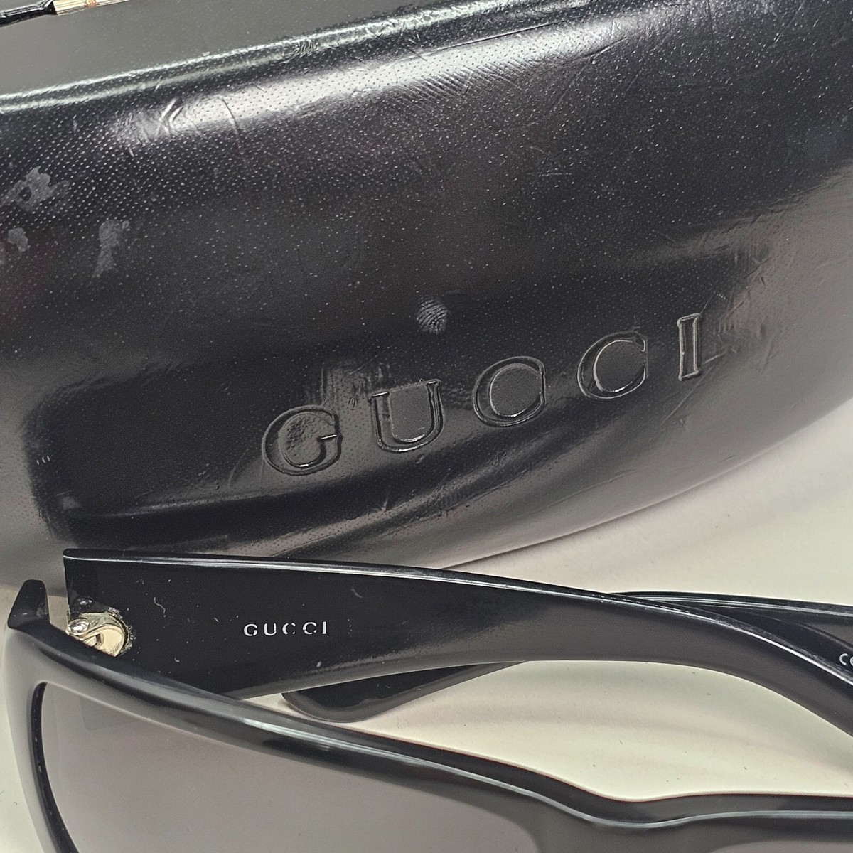Gucci Sunglasses 1997 Vintage Black Wrap Retro Unisex GG Gucci Sunglasses 1997 Vintage Black Wrap Retro Unisex GG