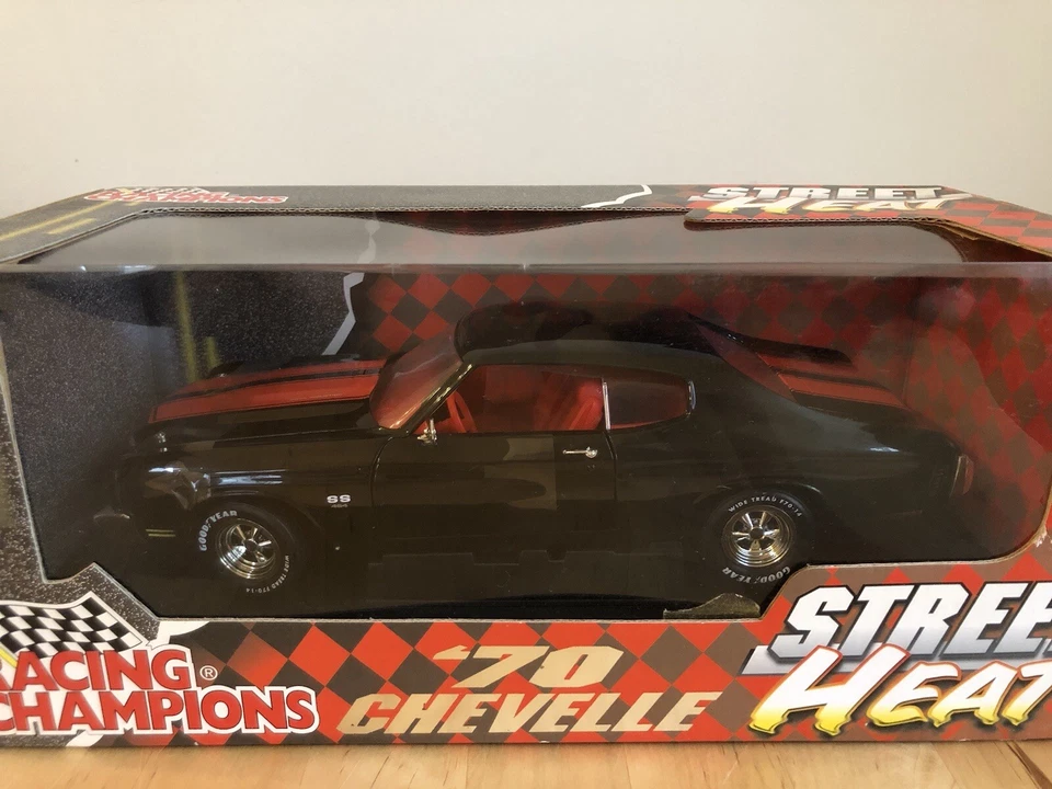 Racing Champions Street Heat 1970 Black Chevelle 1:18 Scale Diecast Replica Car - Image 3 of 4