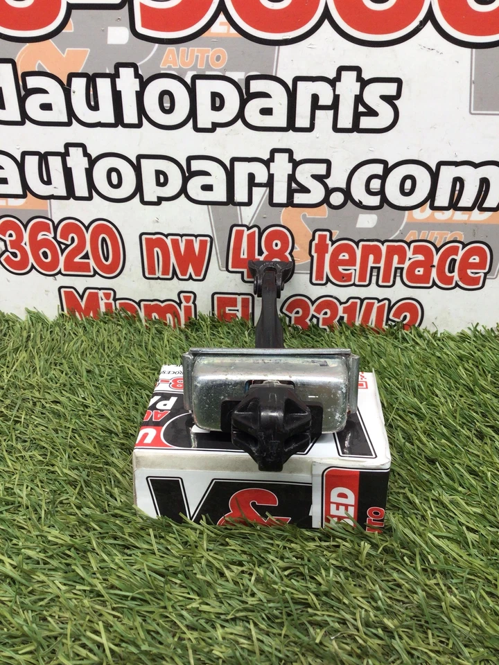 ✅ 2019 GMC ACADIA DOOR HINGE LH OEM - Image 2 of 4