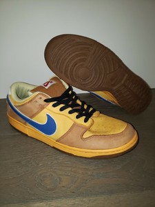 gold dunks