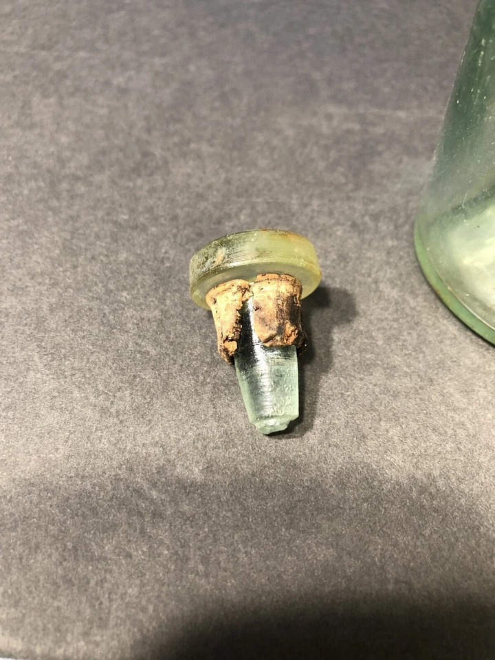 Tapón de vidrio para botella verde Lea Perrins vintage y corcho 906 K circa años 1880-1920 Foto 3 de 4