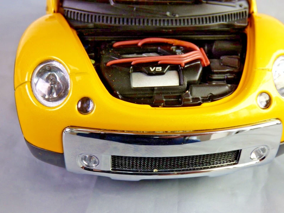 Volkswagen New Beetle AutoArt Performance 1:18 2000 Dune Concept Toy Car Vintage - Image 4 of 4