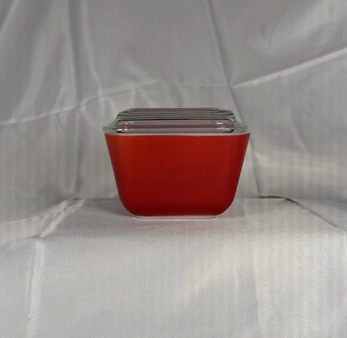 VTG Red Pyrex 501 One Cup Covered Refrigerator Dish with Ribbed Lid 501-C