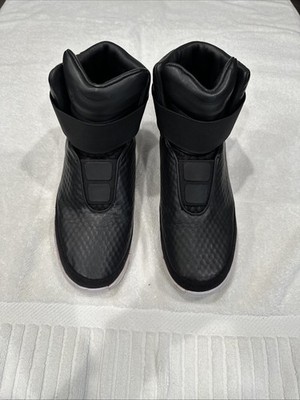 Size 9 - Nike Swoosh Hunter Black