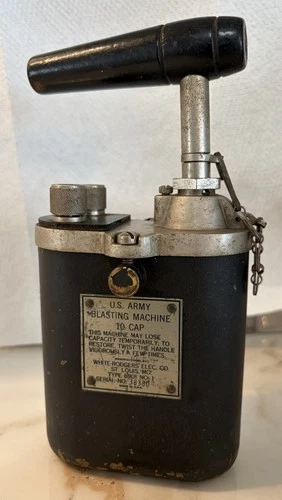 VINTAGE WWII ERA US ARMY #10 BLASTING MACHINE WHITE RODGERS USA MILITARY WW2 CAP