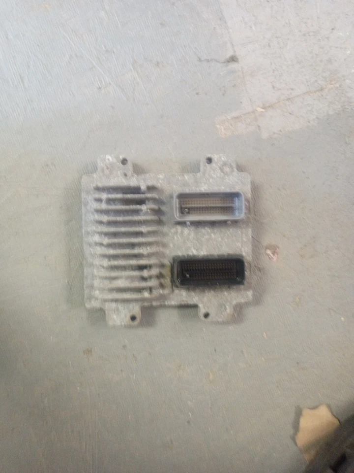 Chevrolet Impala 2010 2011 módulo de control electrónico motor 3,9 L ECM 12635901 Foto 3 de 4